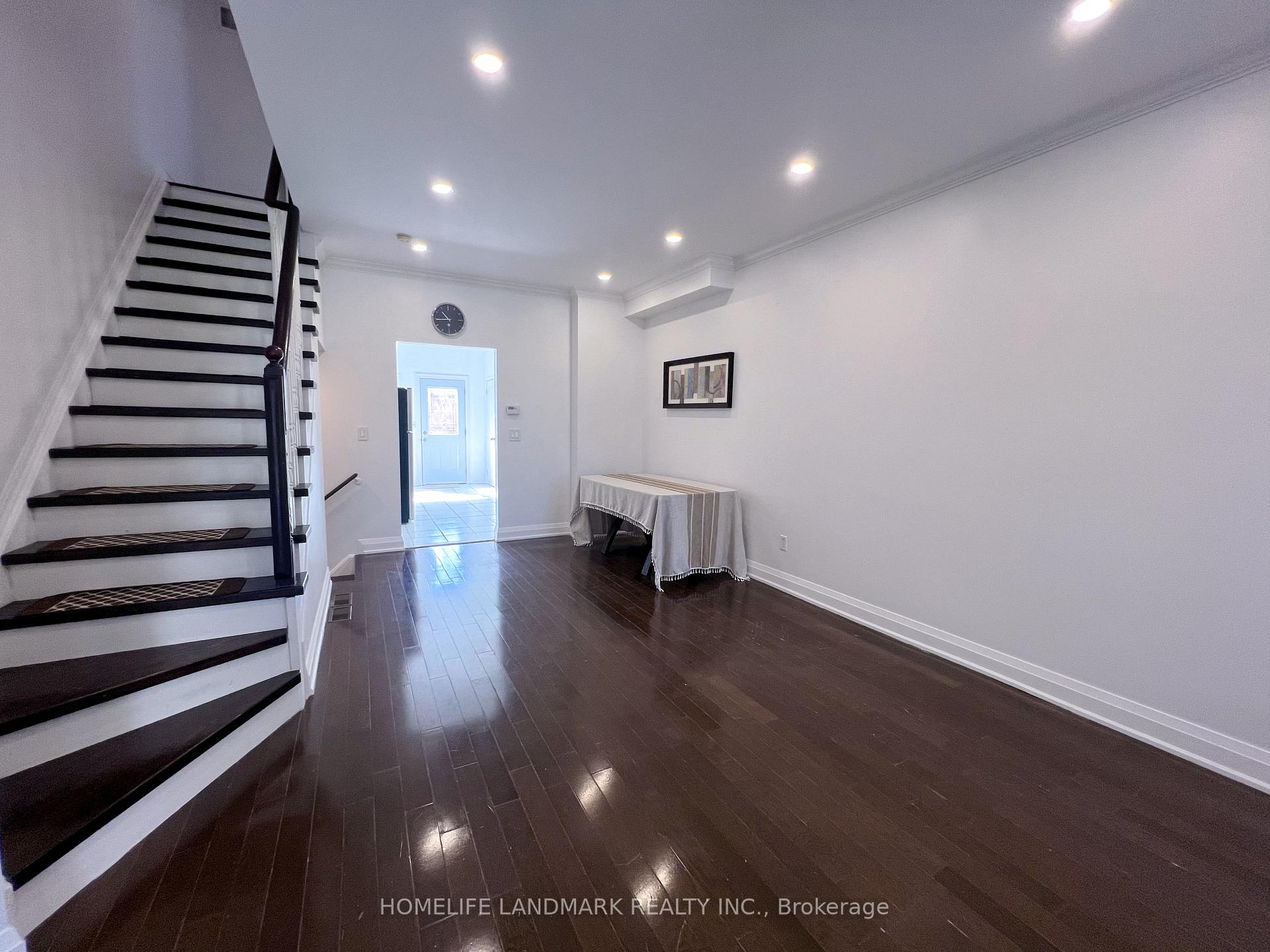 Photo 4 of 45 Bur Oak Avenue, Markham, Berczy — HOMEH