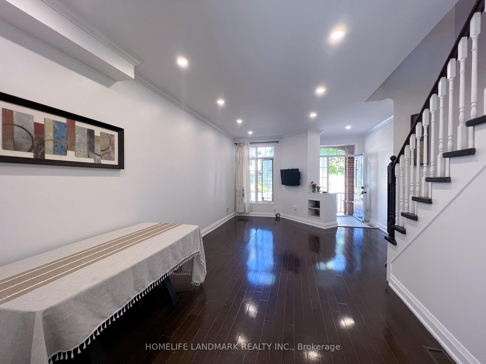Photo 6 of 45 Bur Oak Avenue, Markham, Berczy — HOMEH
