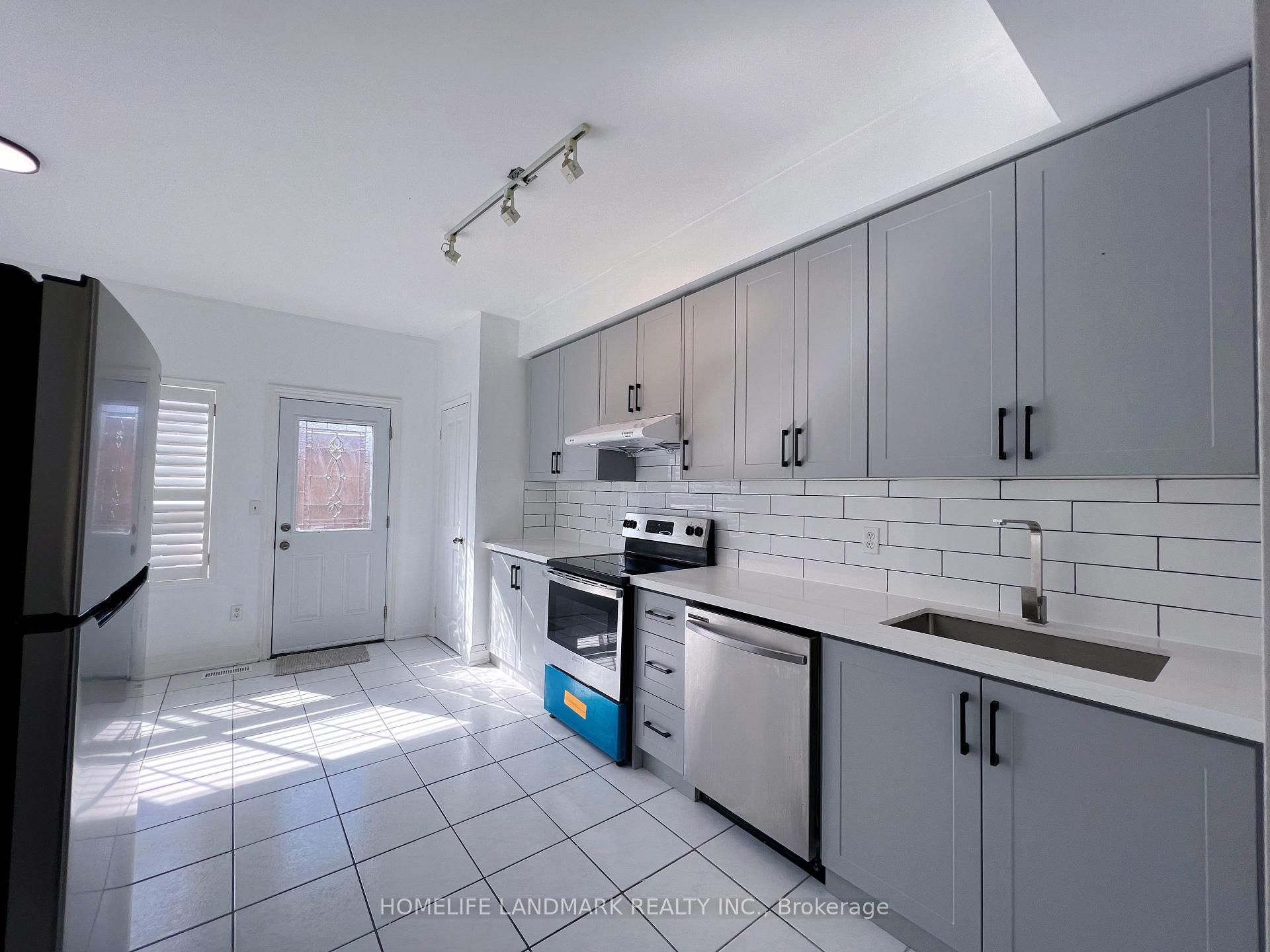 Photo 8 of 45 Bur Oak Avenue, Markham, Berczy — HOMEH