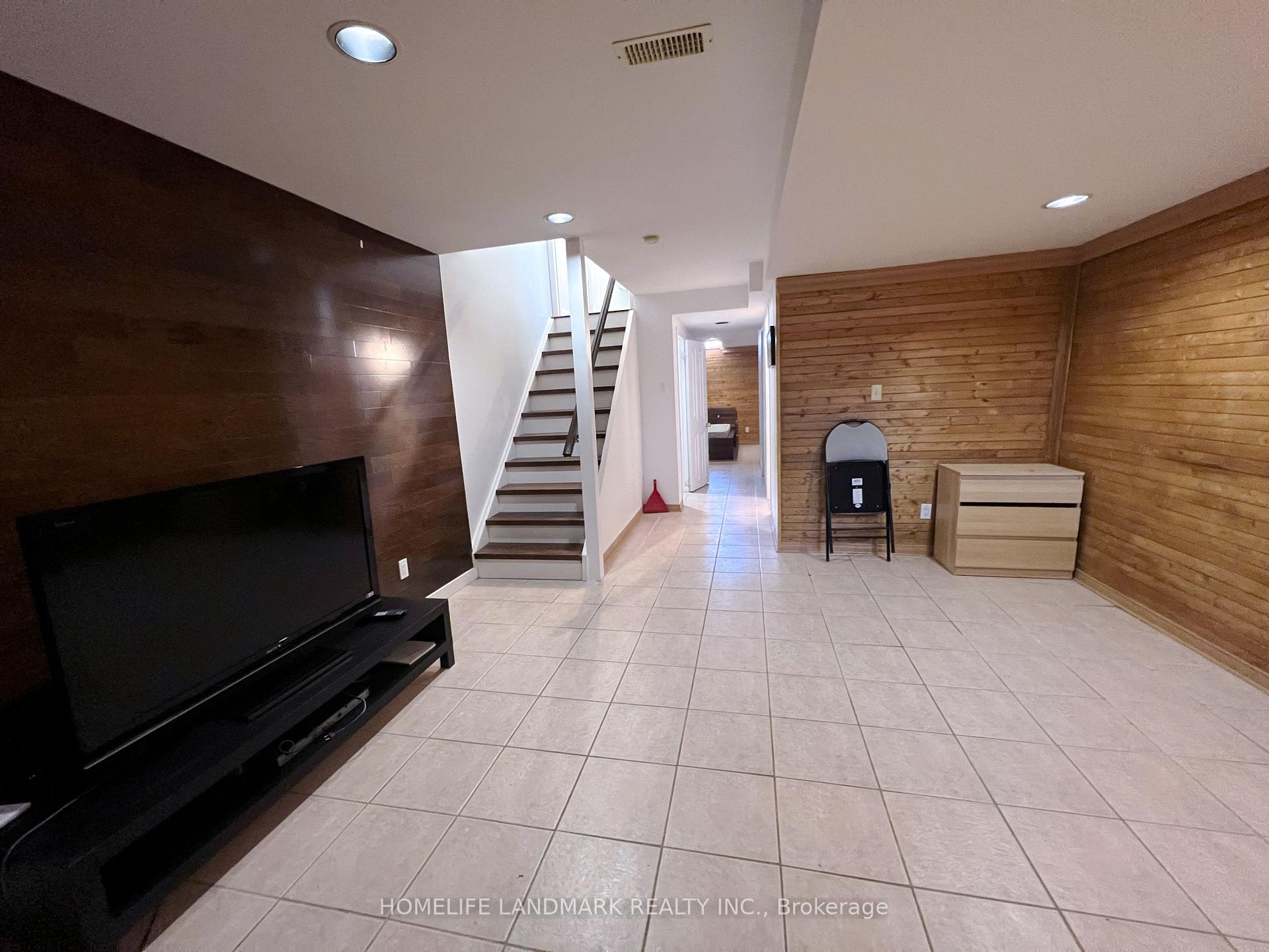 Photo 24 of 45 Bur Oak Avenue, Markham, Berczy — HOMEH