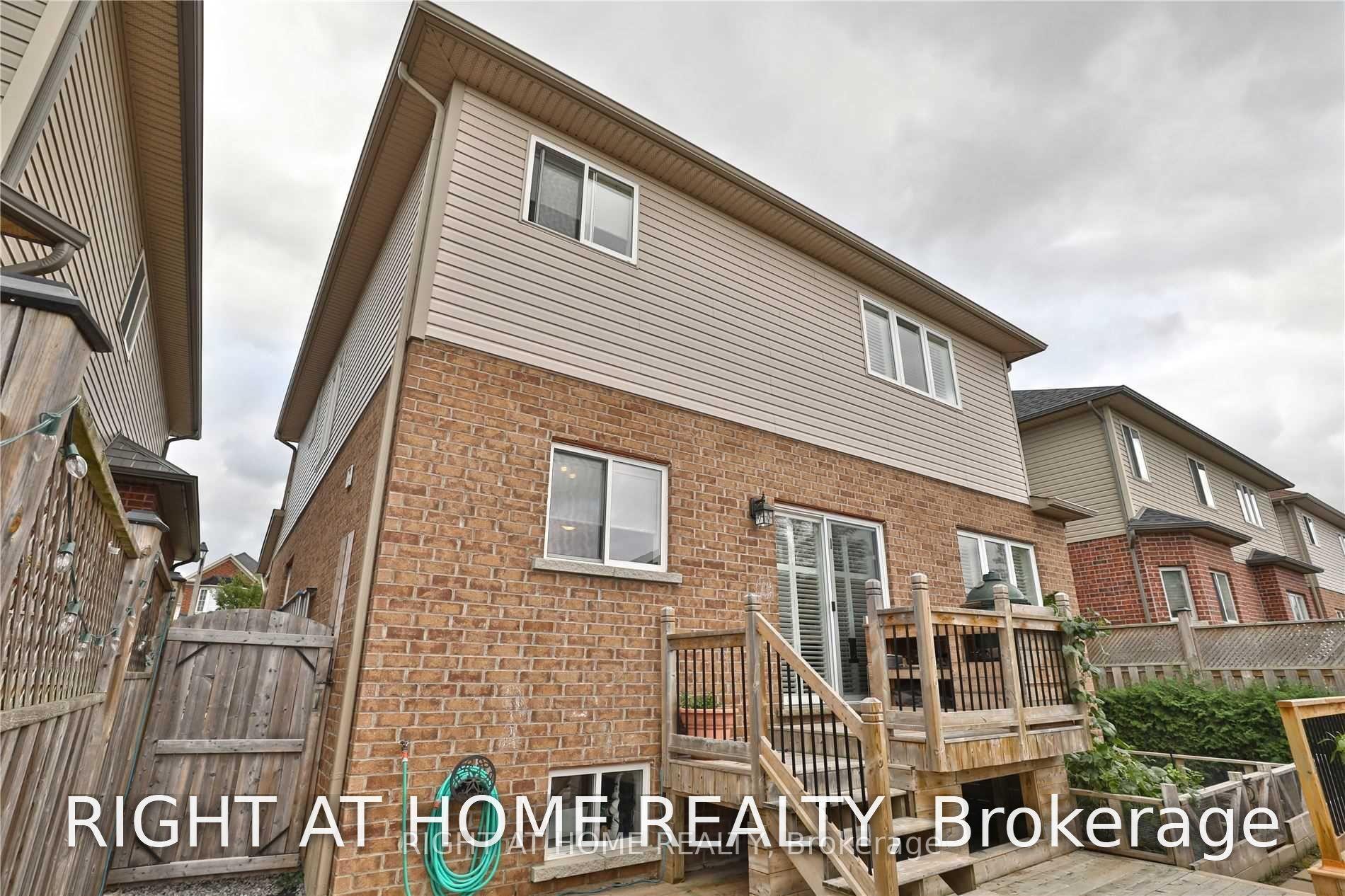 Photo 14 of 329 Montreal Circle, Hamilton, Winona Park — HOMEH
