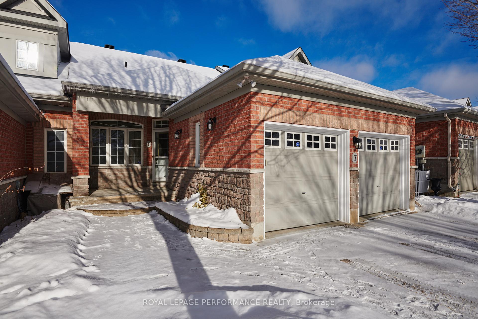 Photo 1 of 7 Kinmount, Ottawa, Kanata - Kanata Lakes/Heritage Hills — HOMEH