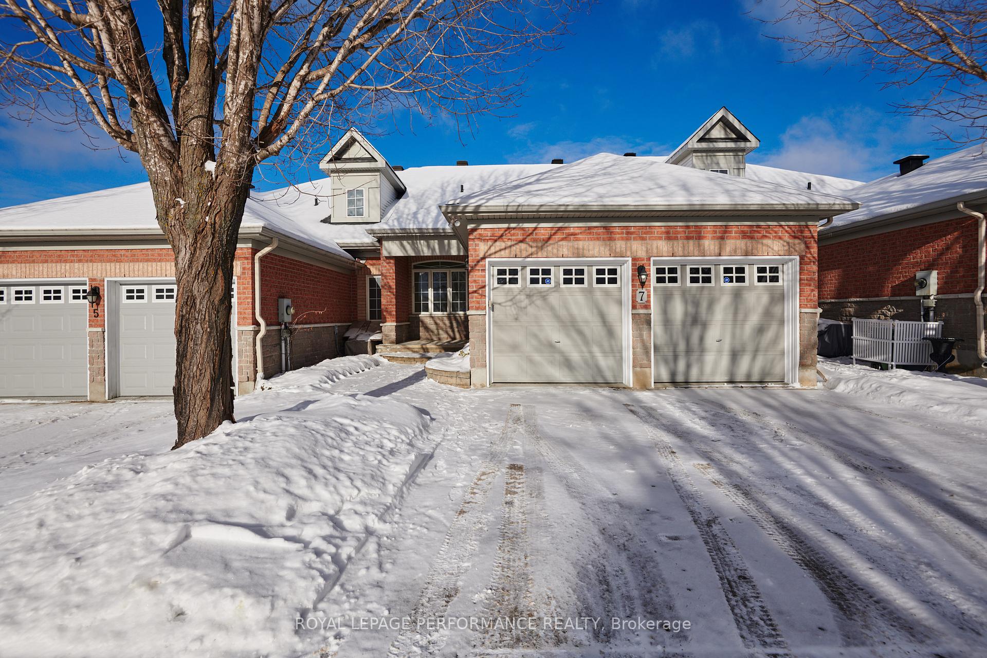 Photo 2 of 7 Kinmount, Ottawa, Kanata - Kanata Lakes/Heritage Hills — HOMEH