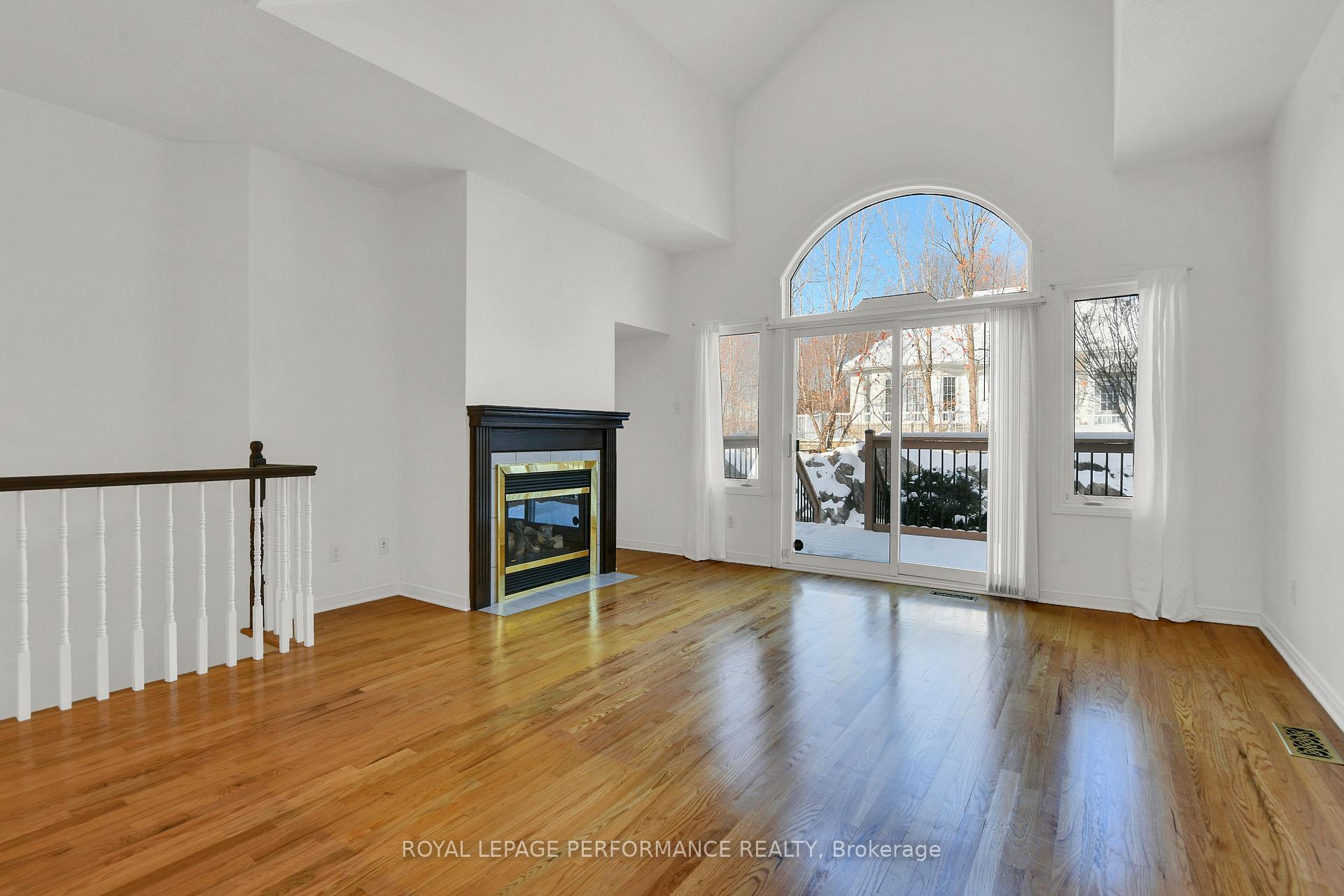 Photo 6 of 7 Kinmount, Ottawa, Kanata - Kanata Lakes/Heritage Hills — HOMEH