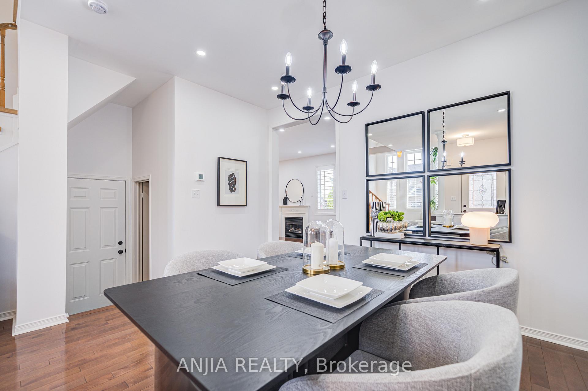 Photo 9 of 28 Reston Ridge Street, Markham, Greensborough — HOMEH