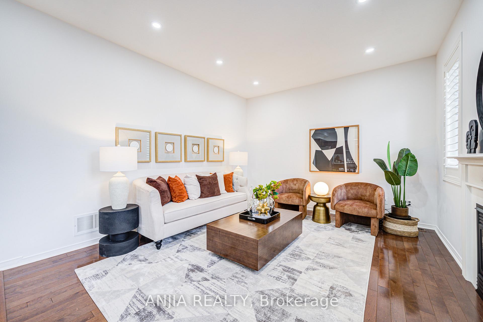 Photo 11 of 28 Reston Ridge Street, Markham, Greensborough — HOMEH