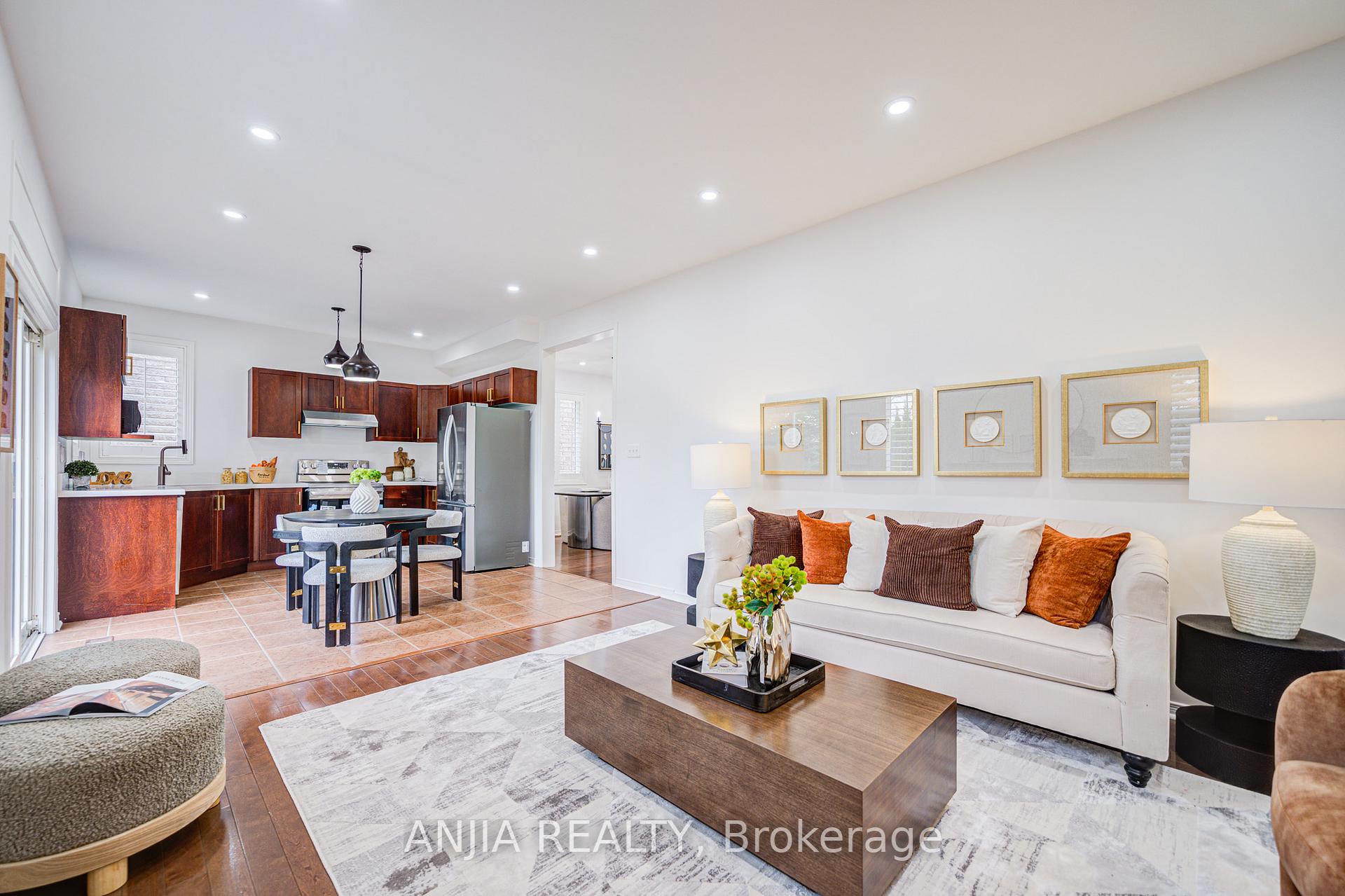 Photo 12 of 28 Reston Ridge Street, Markham, Greensborough — HOMEH