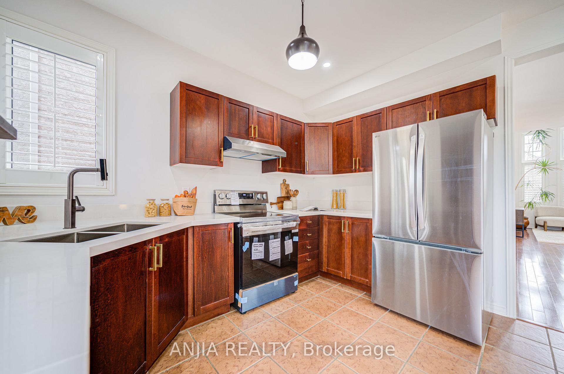 Photo 15 of 28 Reston Ridge Street, Markham, Greensborough — HOMEH