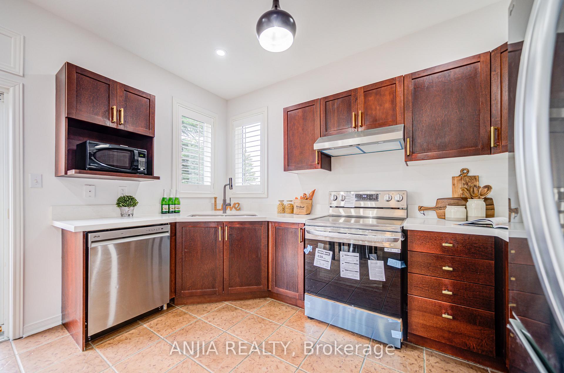 Photo 16 of 28 Reston Ridge Street, Markham, Greensborough — HOMEH