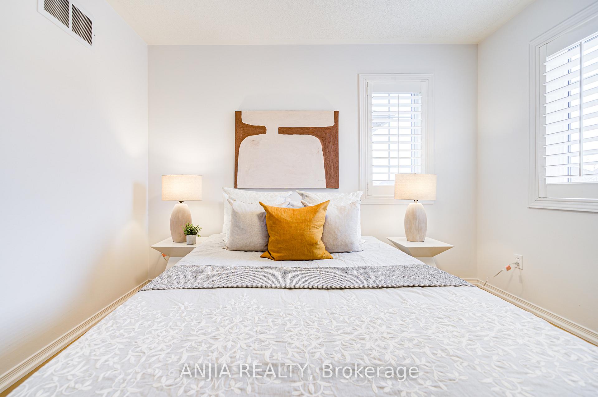 Photo 32 of 28 Reston Ridge Street, Markham, Greensborough — HOMEH