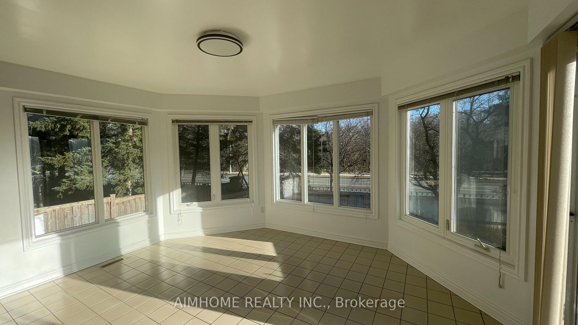 Photo 3 of 14 Melchior Crescent, Markham, Buttonville — HOMEH