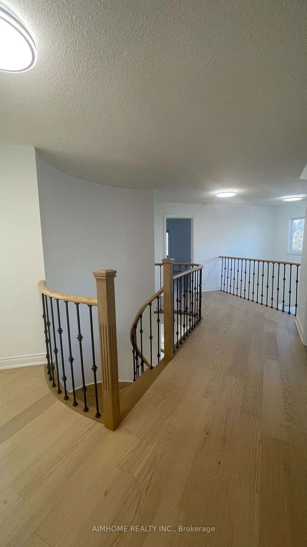 Photo 7 of 14 Melchior Crescent, Markham, Buttonville — HOMEH