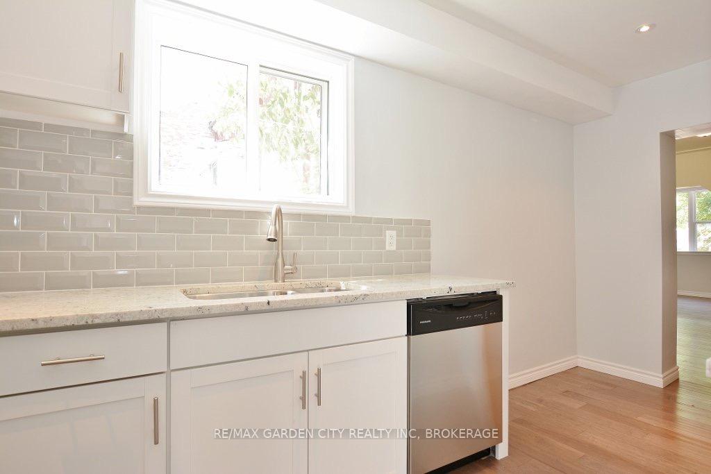 Photo 9 of 114 Ferguson Avenue N, Hamilton, Beasley — HOMEH