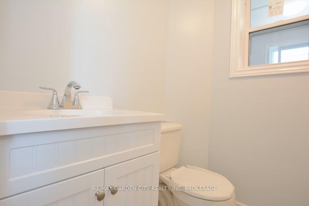 Photo 11 of 114 Ferguson Avenue N, Hamilton, Beasley — HOMEH