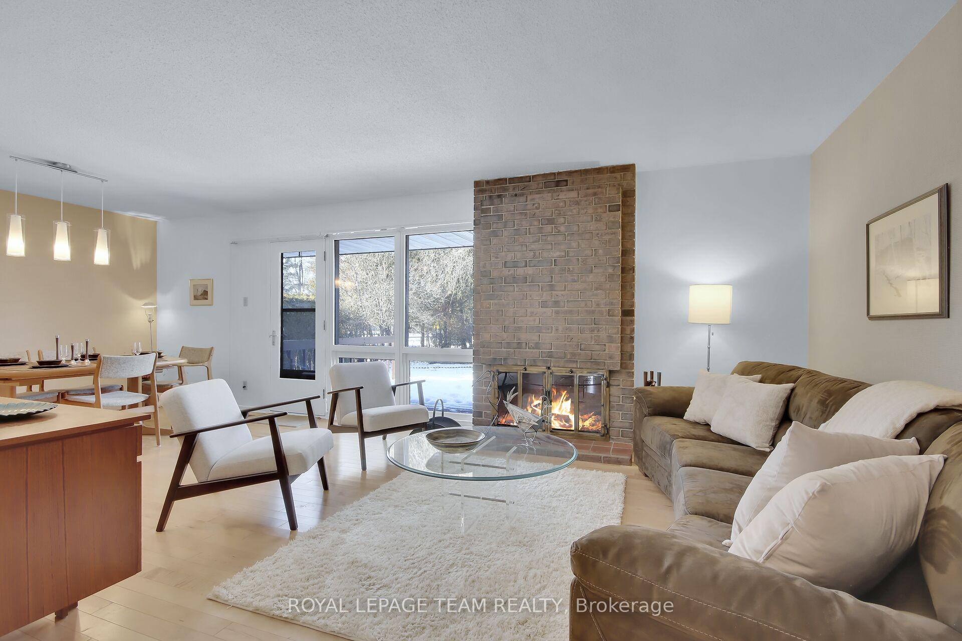 Photo 2 of 49 Rutherford Way, Ottawa, Kanata - Beaverbrook — HOMEH