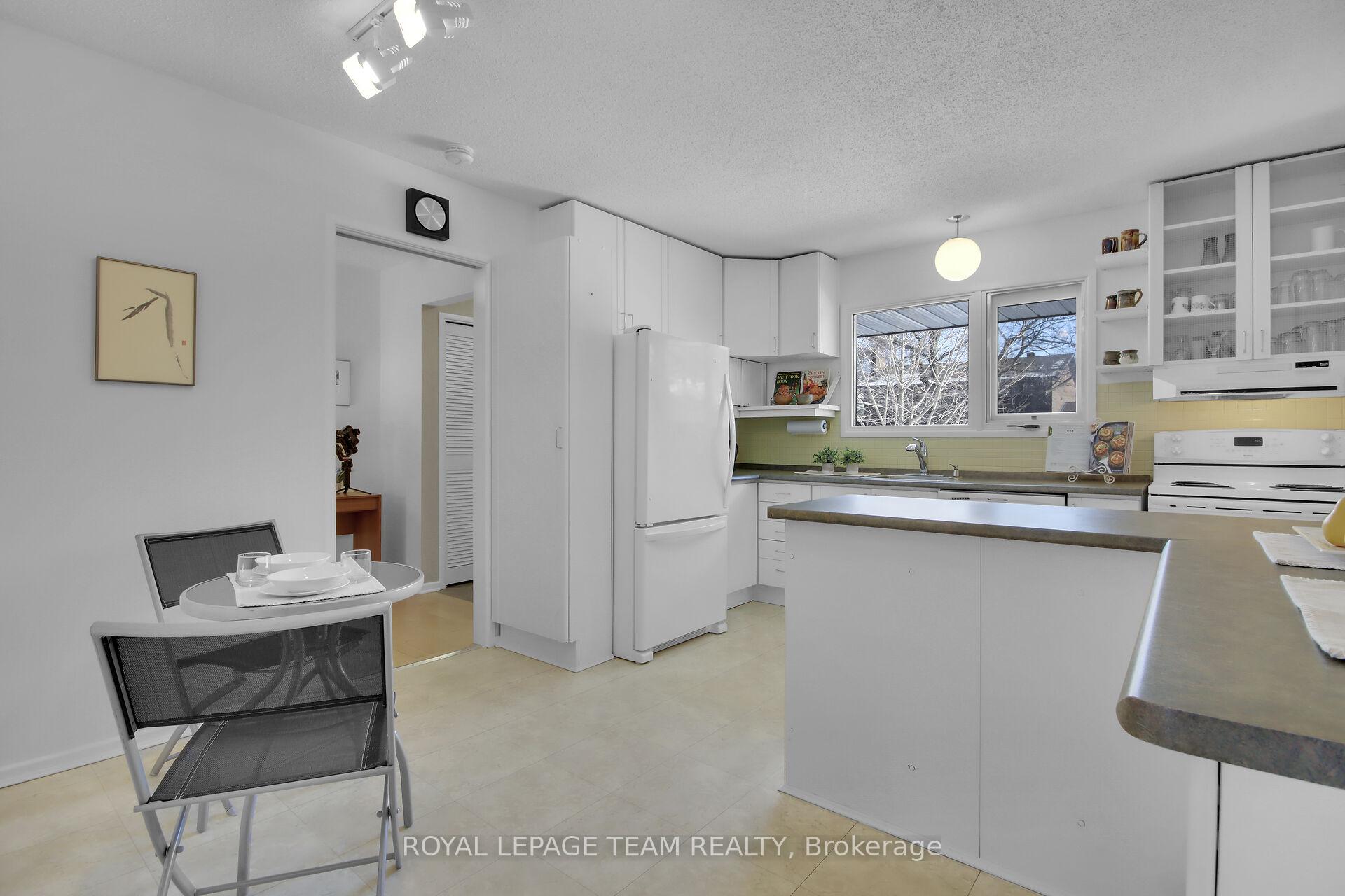 Photo 11 of 49 Rutherford Way, Ottawa, Kanata - Beaverbrook — HOMEH