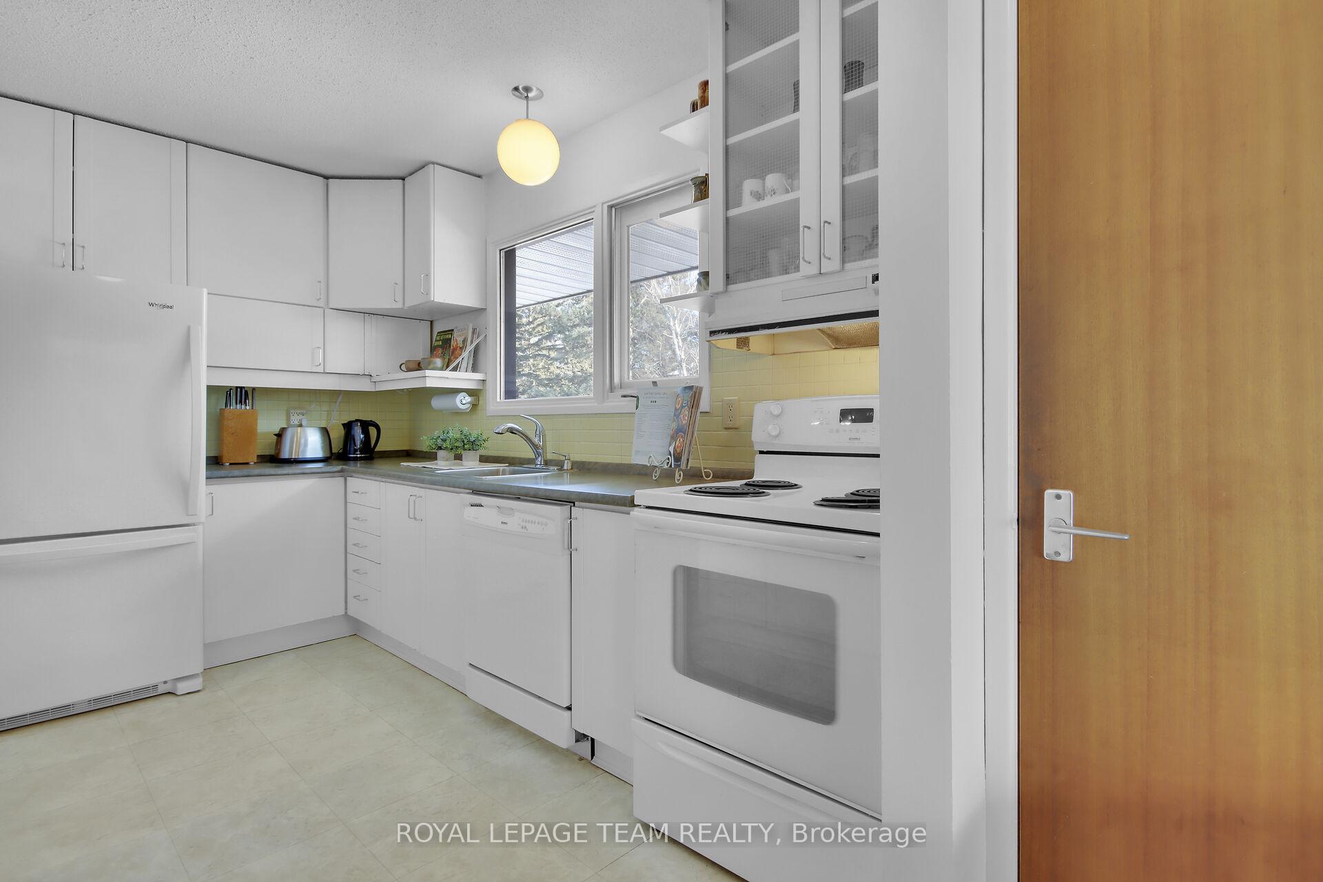 Photo 12 of 49 Rutherford Way, Ottawa, Kanata - Beaverbrook — HOMEH