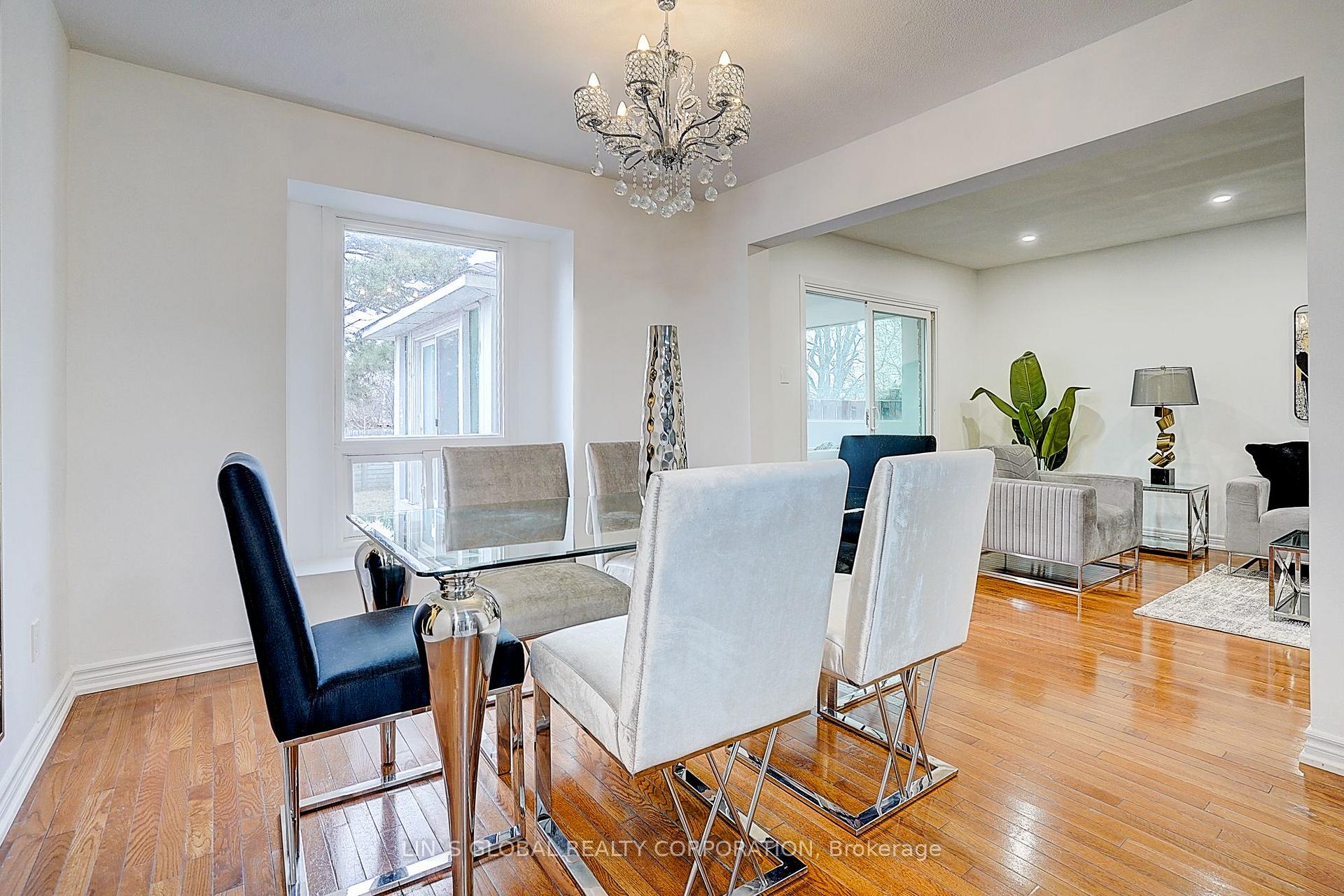 Photo 13 of 56 Upton Crescent, Markham, Milliken Mills West — HOMEH