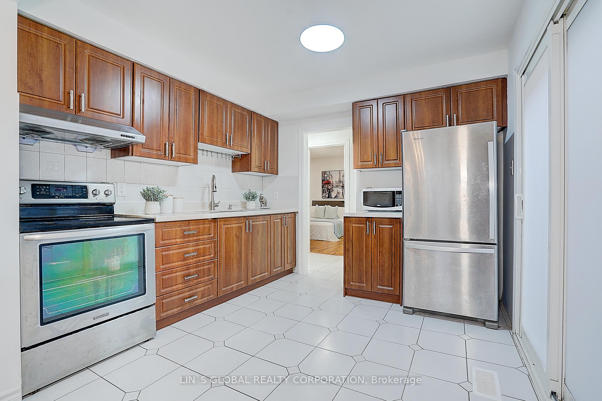 Photo 15 of 56 Upton Crescent, Markham, Milliken Mills West — HOMEH
