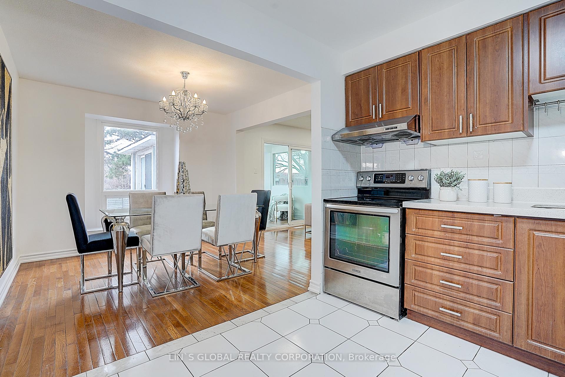 Photo 17 of 56 Upton Crescent, Markham, Milliken Mills West — HOMEH