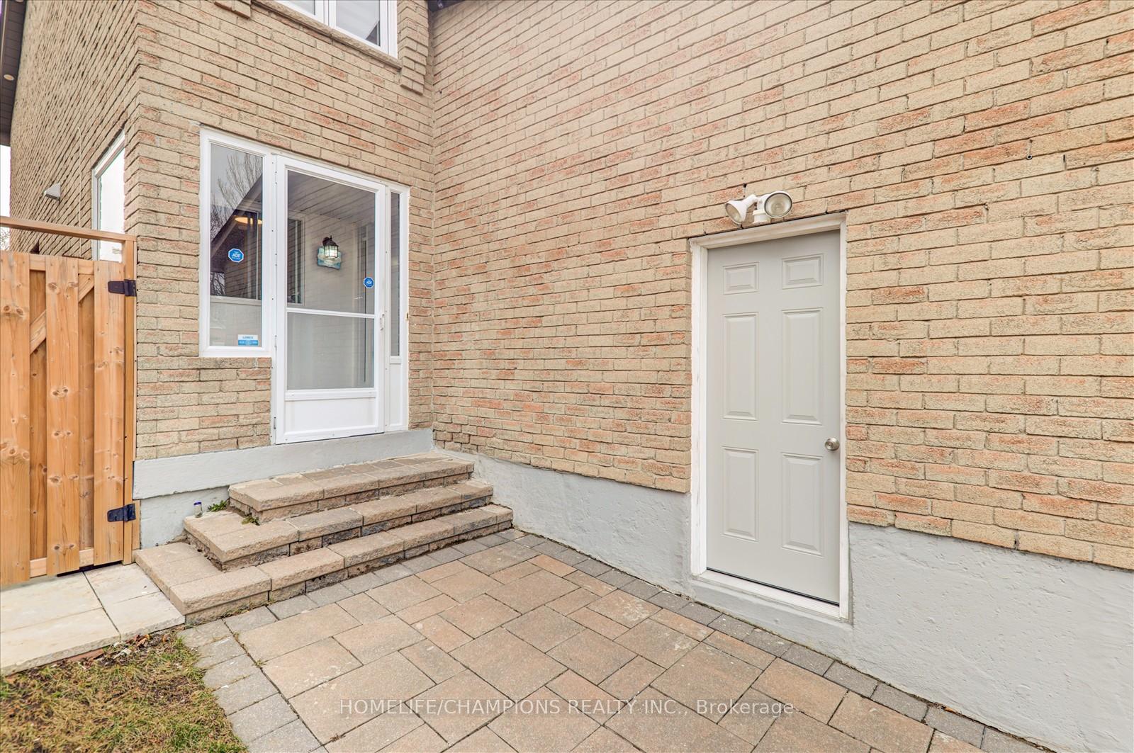 Photo 5 of 4 Croxley Green Drive, Markham, Milliken Mills West — HOMEH