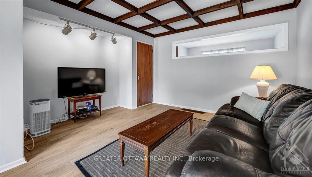 Photo 4 of 15 Rutherford Crescent, Ottawa, Kanata - Beaverbrook — HOMEH