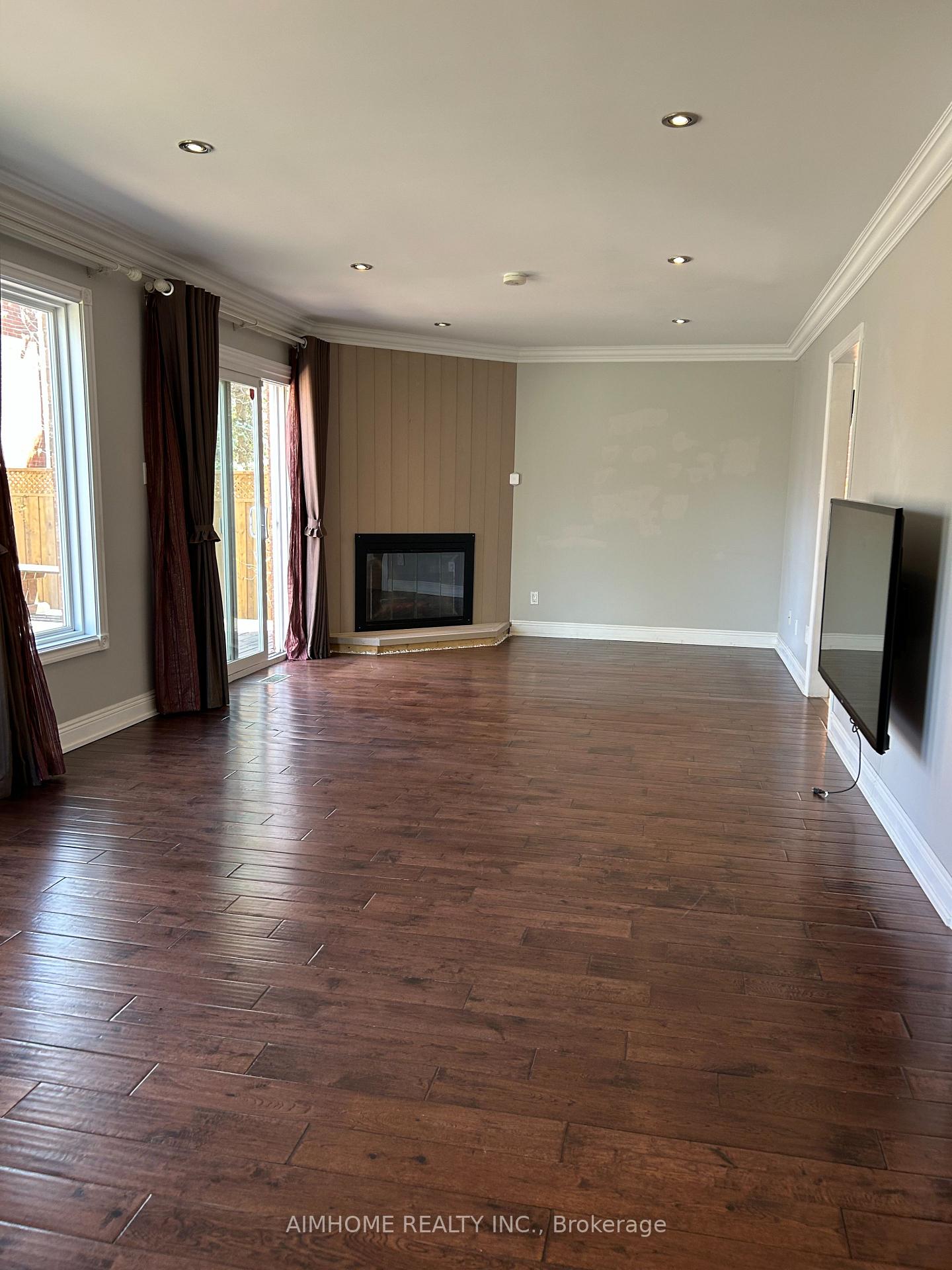 Photo 8 of 57 Mckelvey Drive, Markham, Aileen-Willowbrook — HOMEH