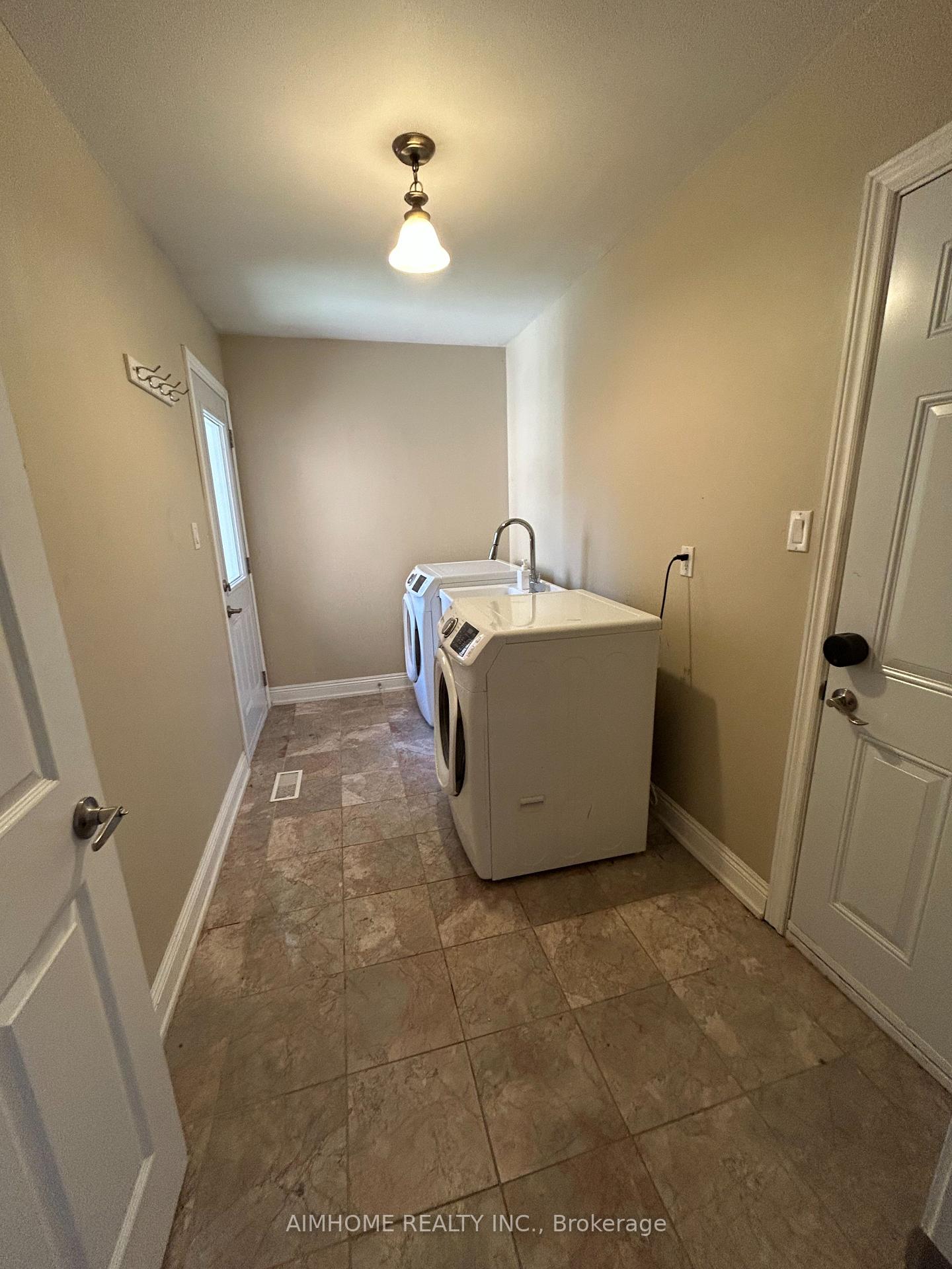 Photo 11 of 57 Mckelvey Drive, Markham, Aileen-Willowbrook — HOMEH