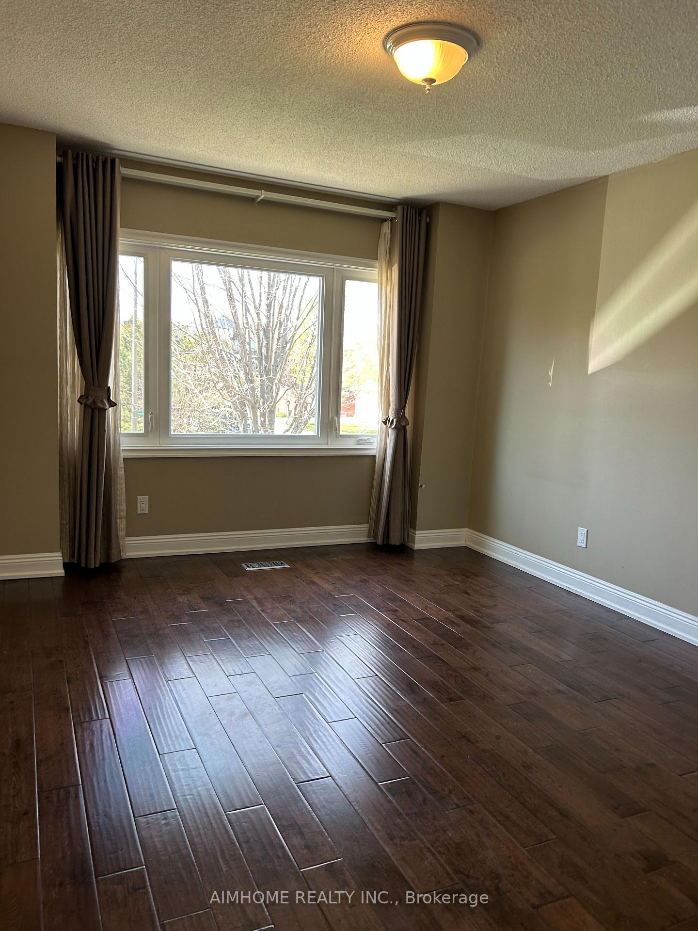 Photo 16 of 57 Mckelvey Drive, Markham, Aileen-Willowbrook — HOMEH