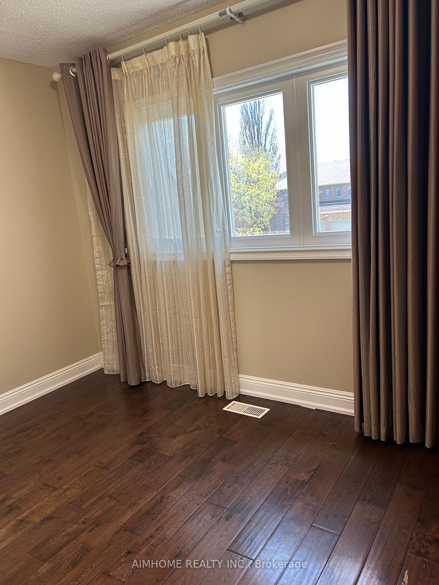 Photo 18 of 57 Mckelvey Drive, Markham, Aileen-Willowbrook — HOMEH