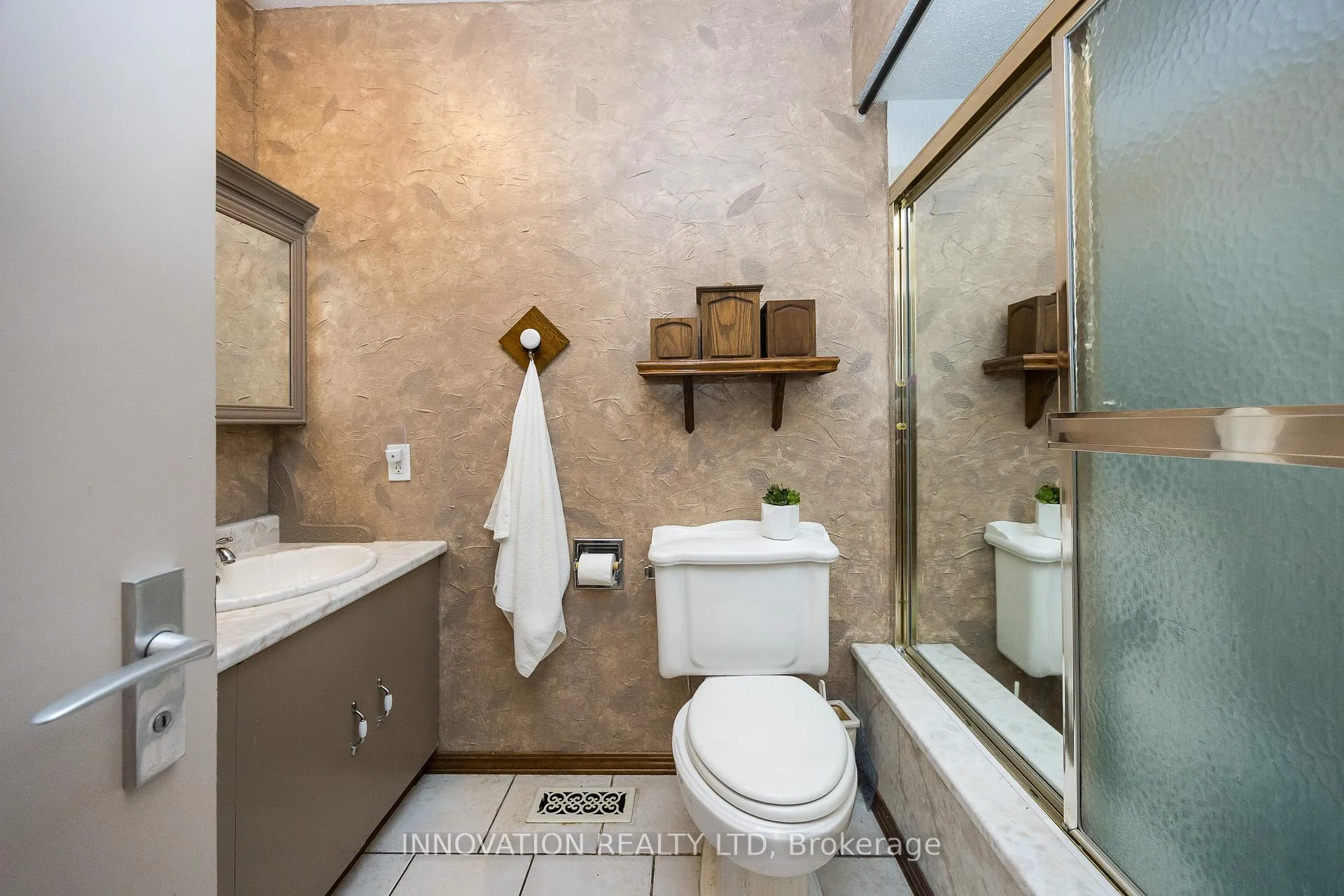 Photo 26 of 52 The Parkway, Ottawa, Kanata - Beaverbrook — HOMEH