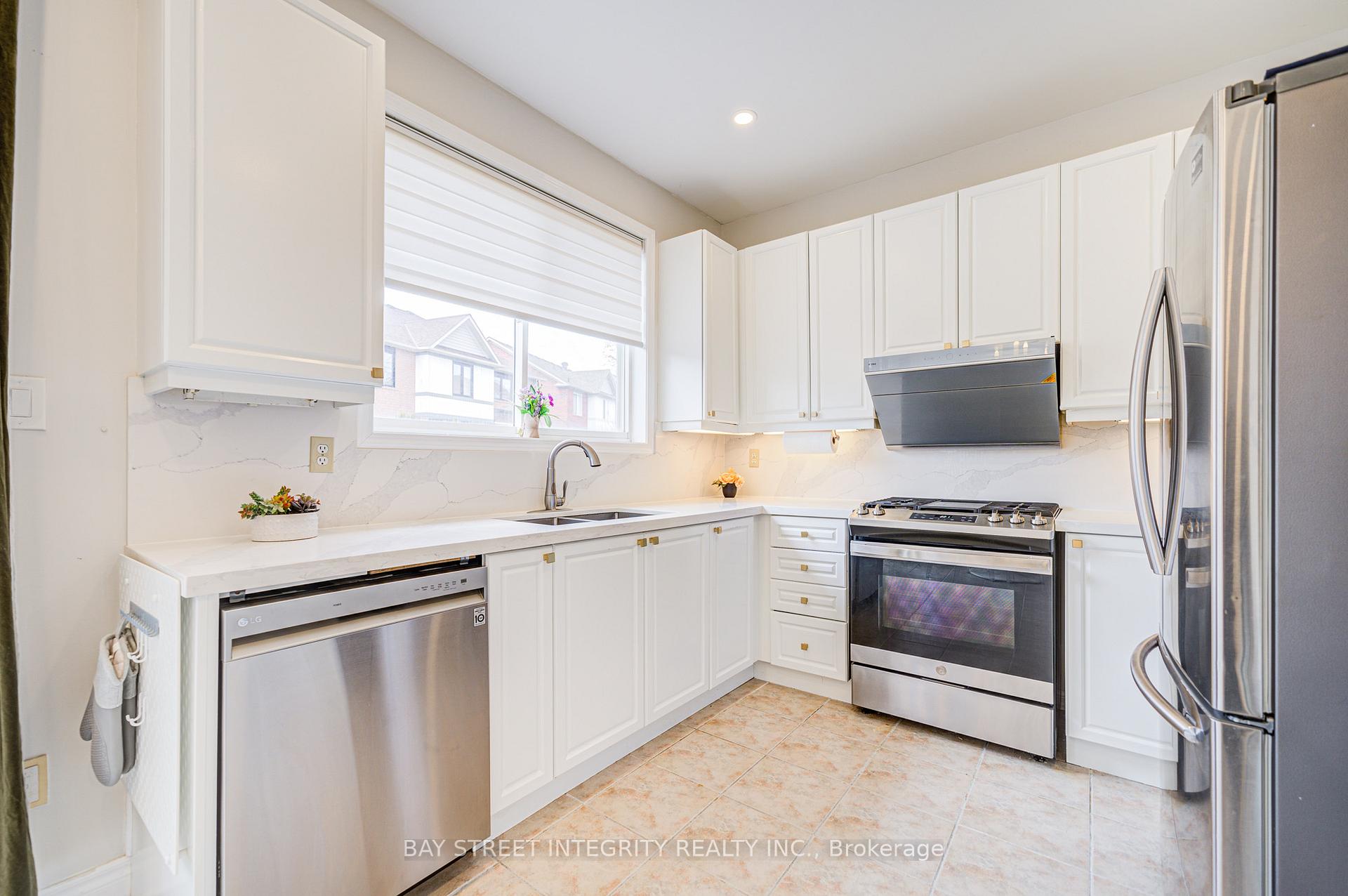 Photo 22 of 50 Dogwood Street, Markham, Wismer — HOMEH