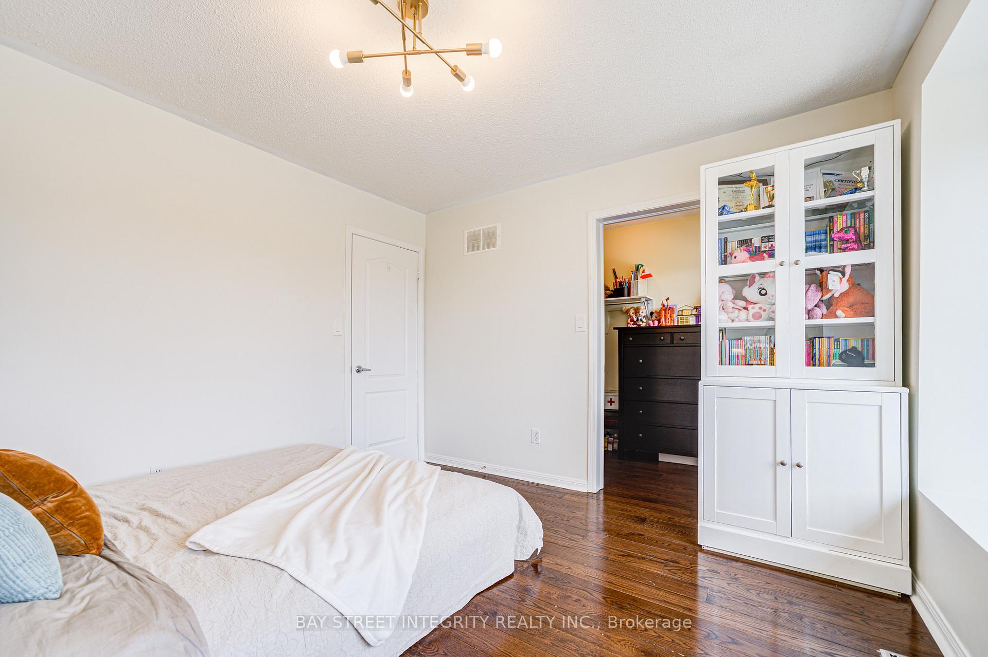 Photo 35 of 50 Dogwood Street, Markham, Wismer — HOMEH