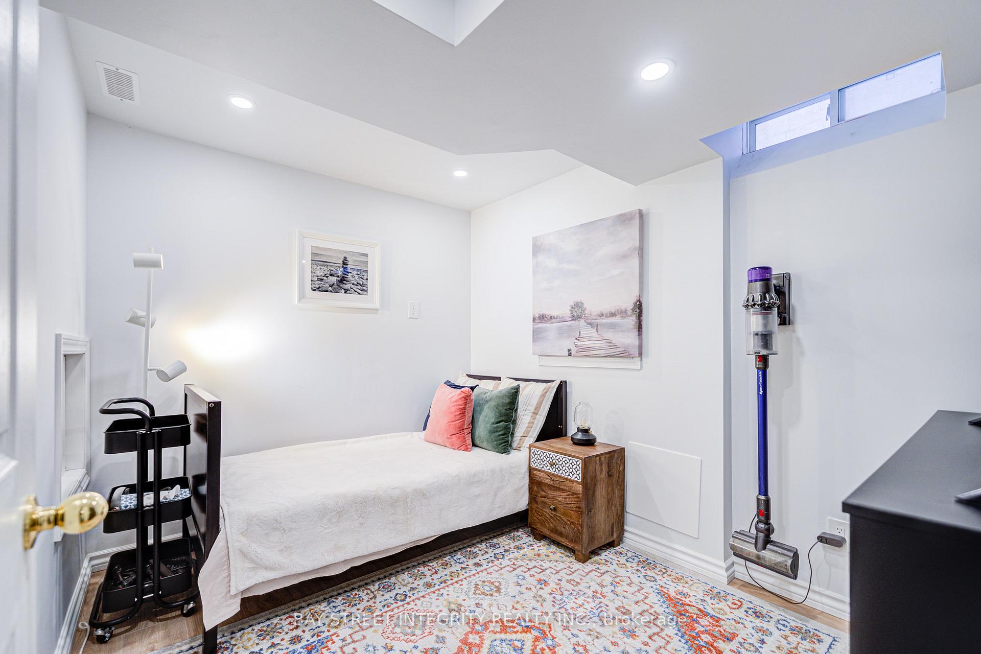 Photo 40 of 50 Dogwood Street, Markham, Wismer — HOMEH