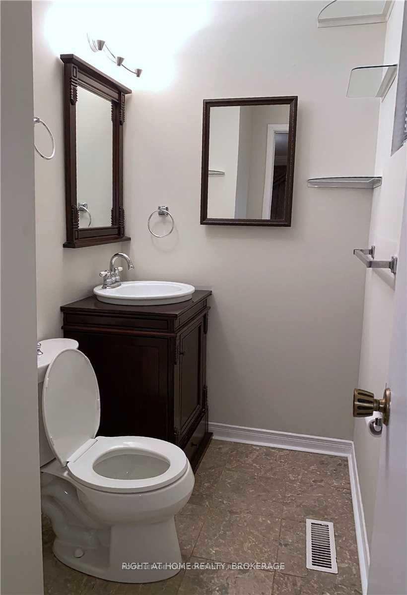 Photo 4 of 14 Ironshield Crescent, Markham, Royal Orchard — HOMEH
