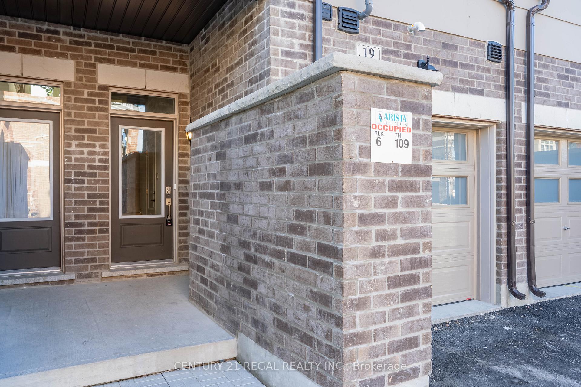 Photo 2 of 19 Carneros Way, Markham, Box Grove — HOMEH