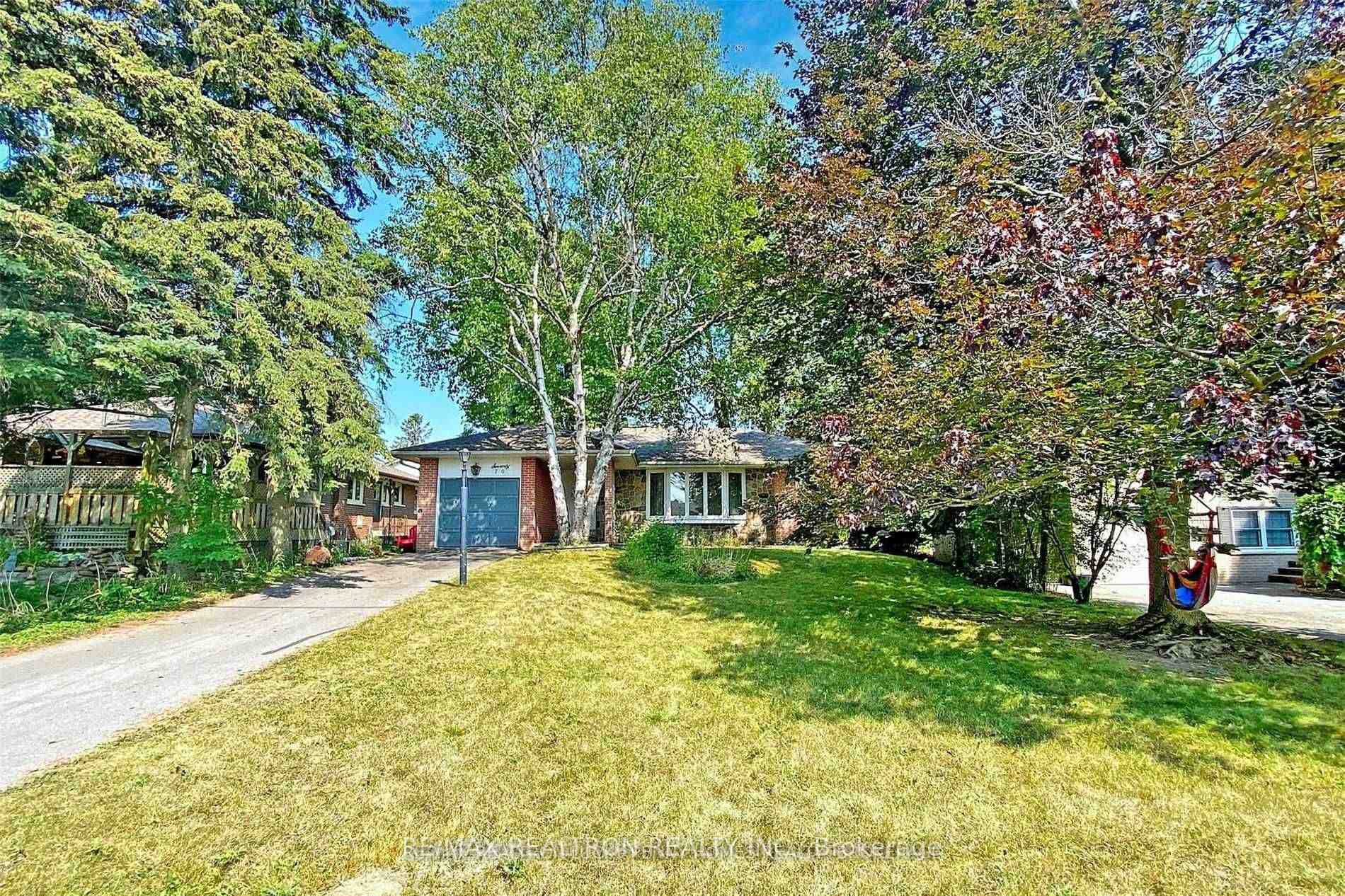 Photo 1 of 70 Lincoln Green Drive, Markham, Bullock — HOMEH
