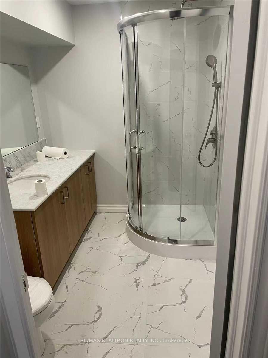 Photo 7 of 70 Lincoln Green Drive, Markham, Bullock — HOMEH