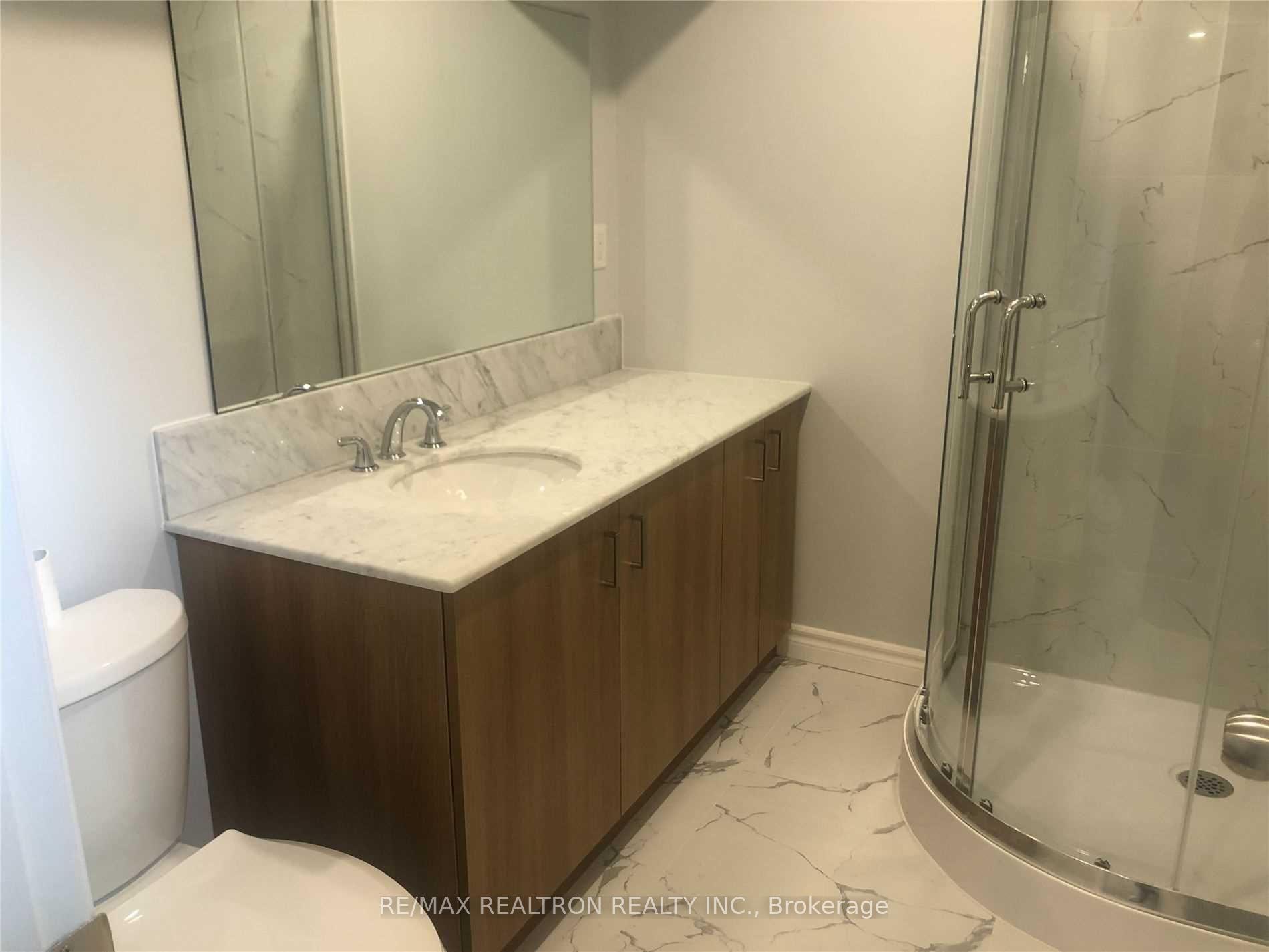 Photo 8 of 70 Lincoln Green Drive, Markham, Bullock — HOMEH