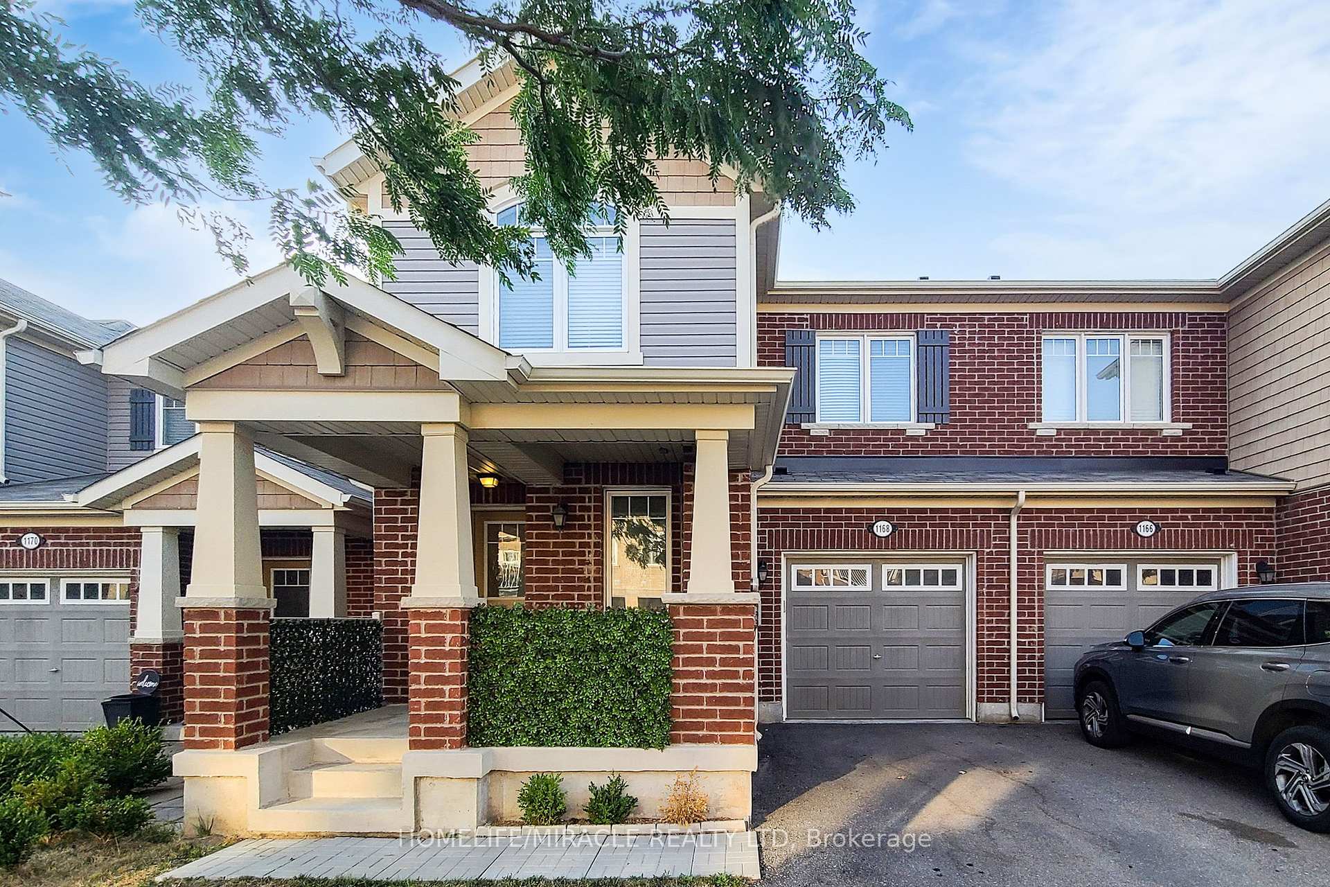 Photo 5 of 1168 Duignan Crescent, Milton, Ford — HOMEH