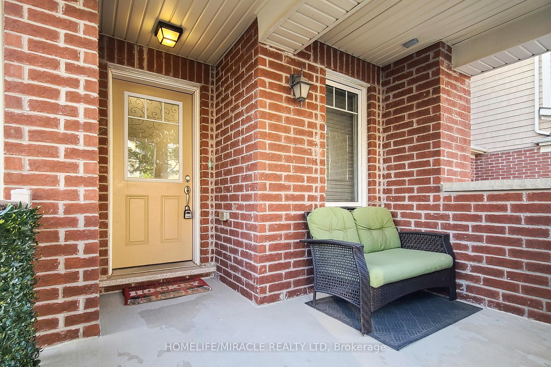 Photo 4 of 1168 Duignan Crescent, Milton, Ford — HOMEH