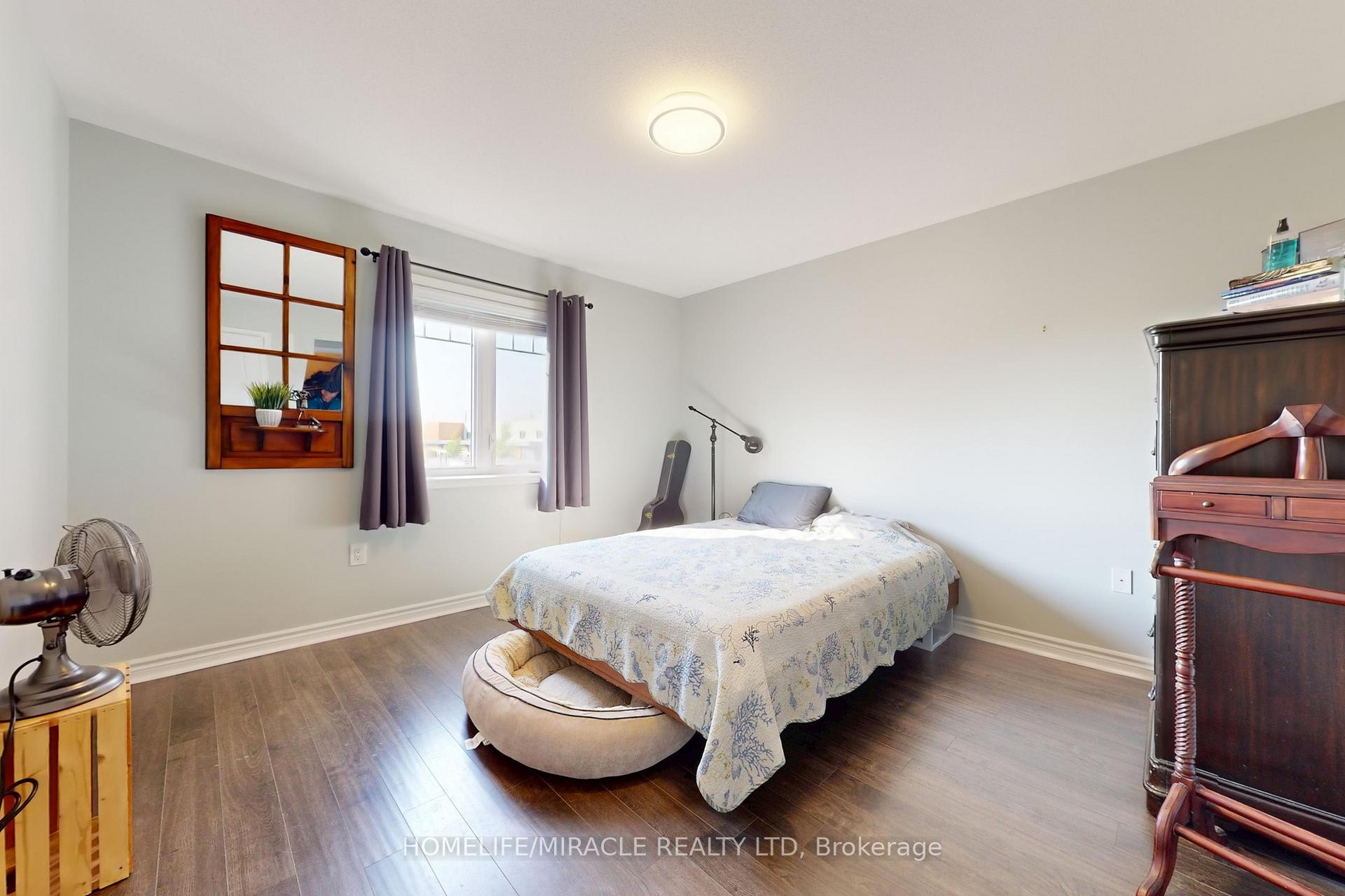 Photo 25 of 1168 Duignan Crescent, Milton, Ford — HOMEH