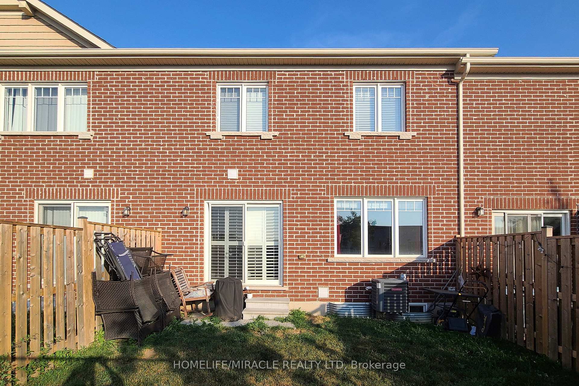 Photo 20 of 1168 Duignan Crescent, Milton, Ford — HOMEH