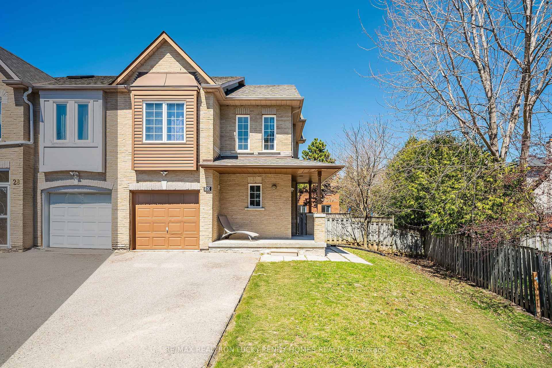 Photo 1 of 30 Sunway Square, Markham, Raymerville — HOMEH