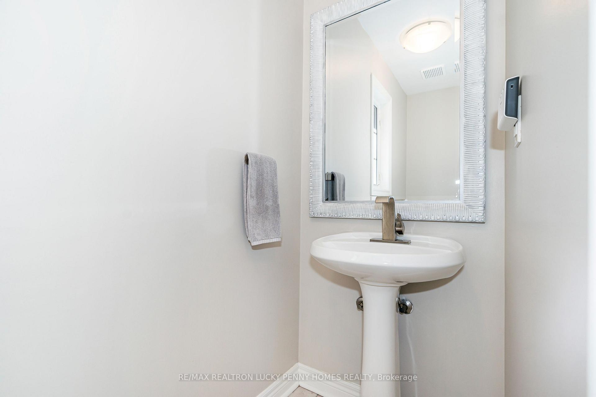 Photo 11 of 30 Sunway Square, Markham, Raymerville — HOMEH