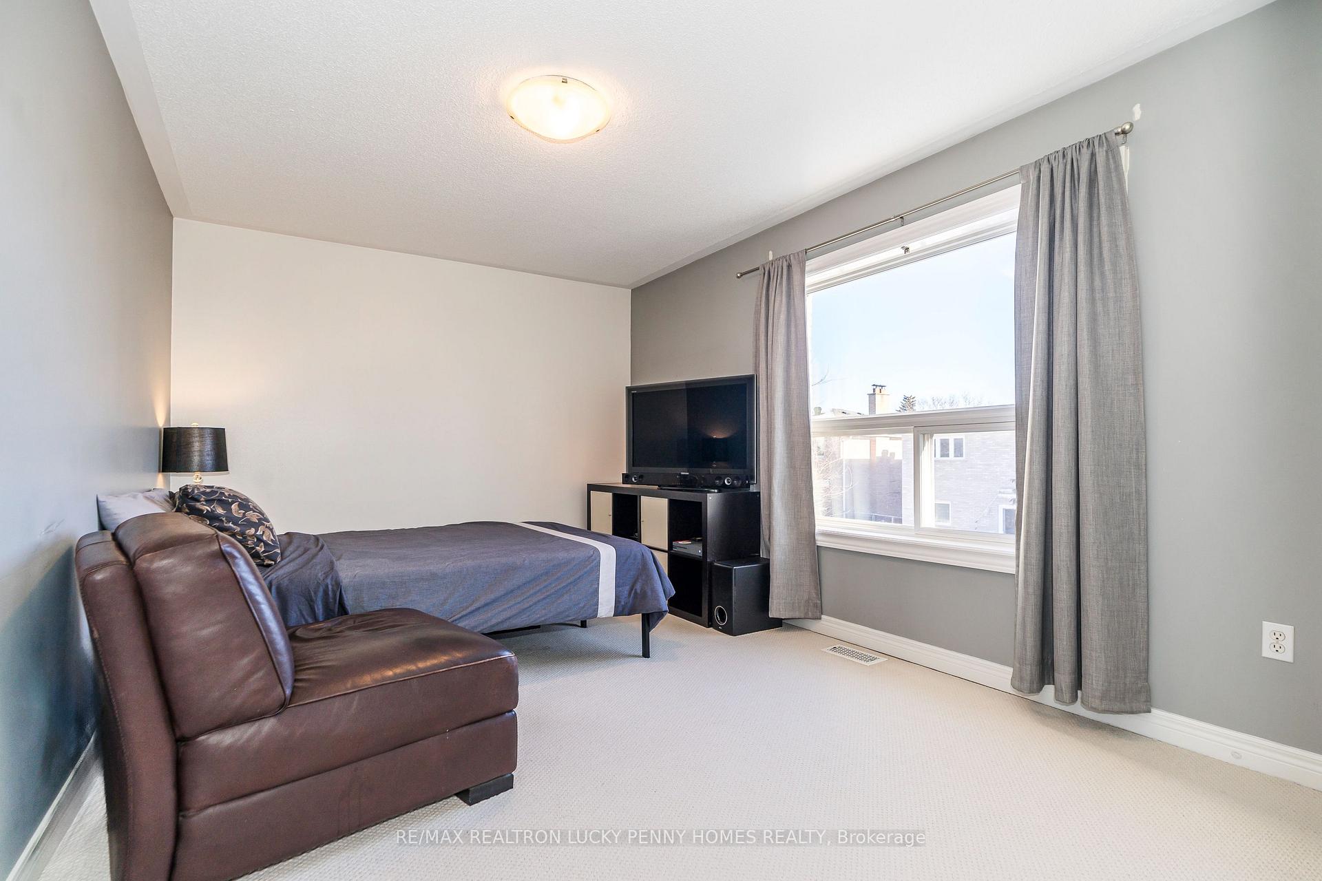 Photo 18 of 30 Sunway Square, Markham, Raymerville — HOMEH