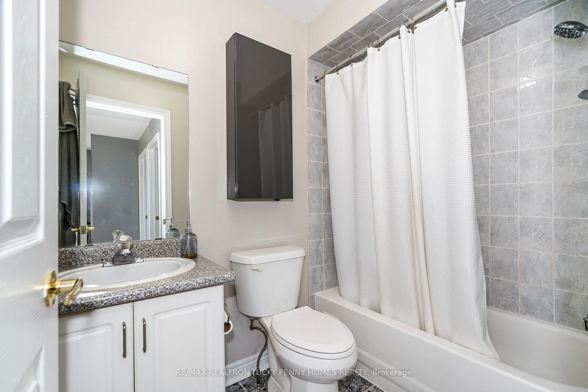 Photo 20 of 30 Sunway Square, Markham, Raymerville — HOMEH