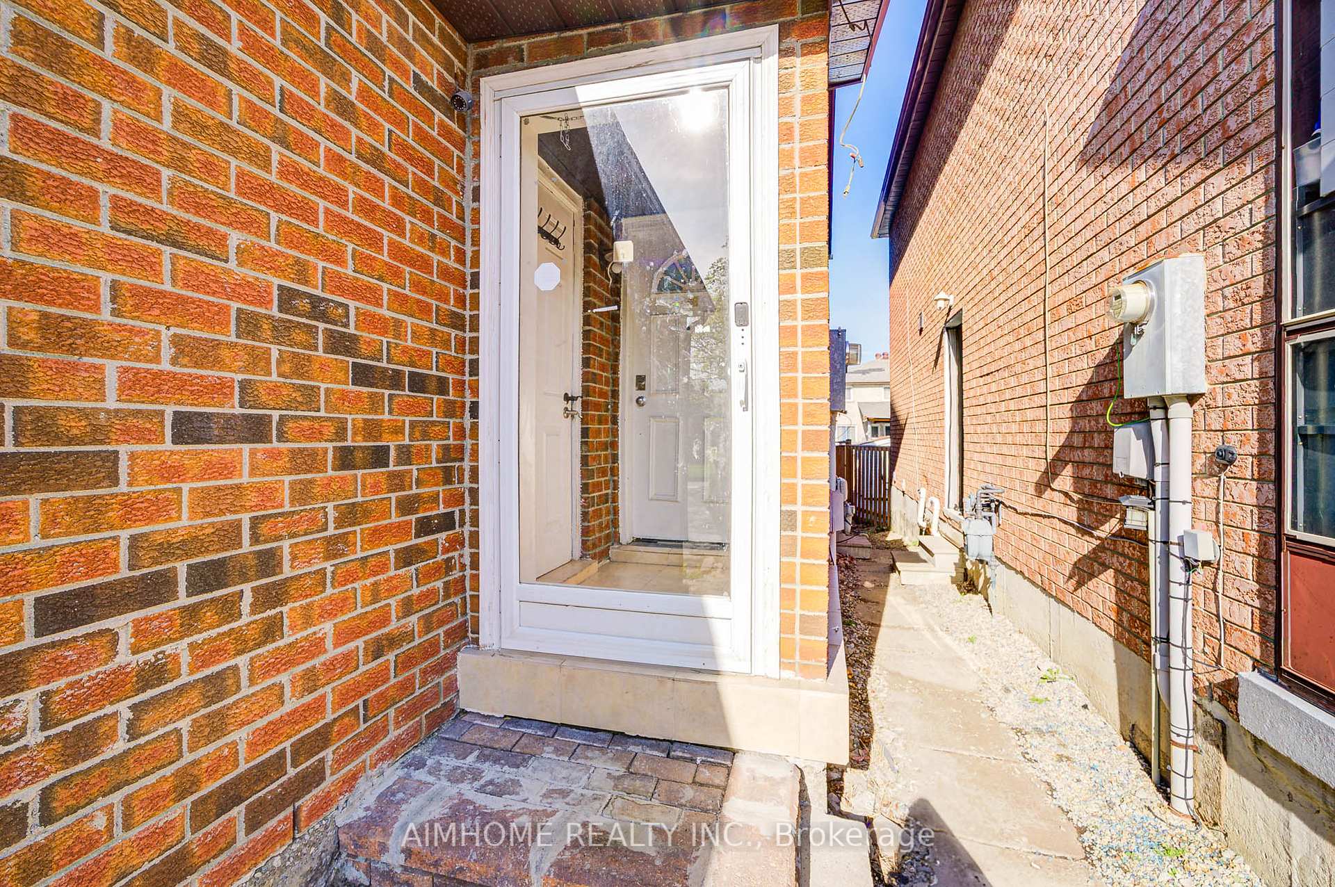 Photo 5 of 133 Ashmore Crescent, Markham, Milliken Mills East — HOMEH