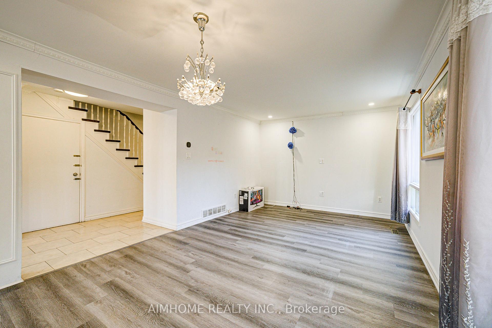 Photo 9 of 133 Ashmore Crescent, Markham, Milliken Mills East — HOMEH