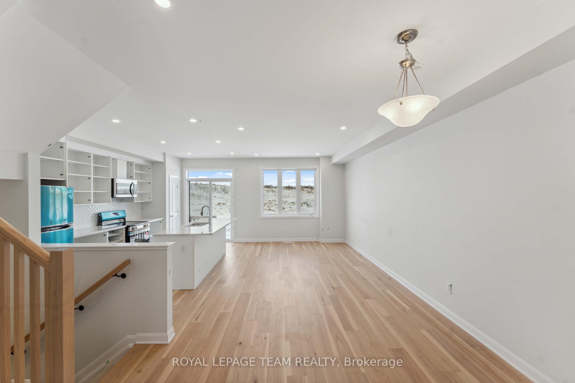Photo 4 of 134 Invention Boulevard, Ottawa, Kanata - Morgan's Grant/South March — HOMEH
